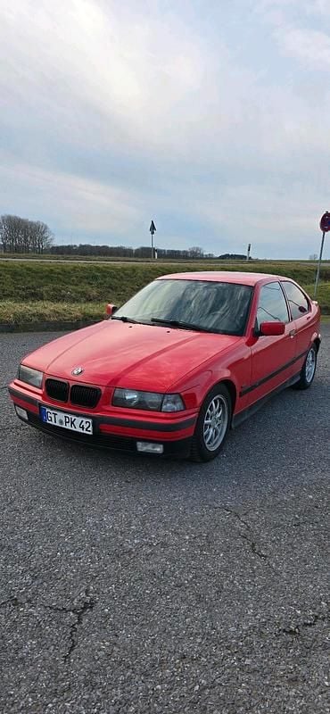 Gebraucht BMW 316 Basis 102 PS (75 kW) 1997 Rot Limousine