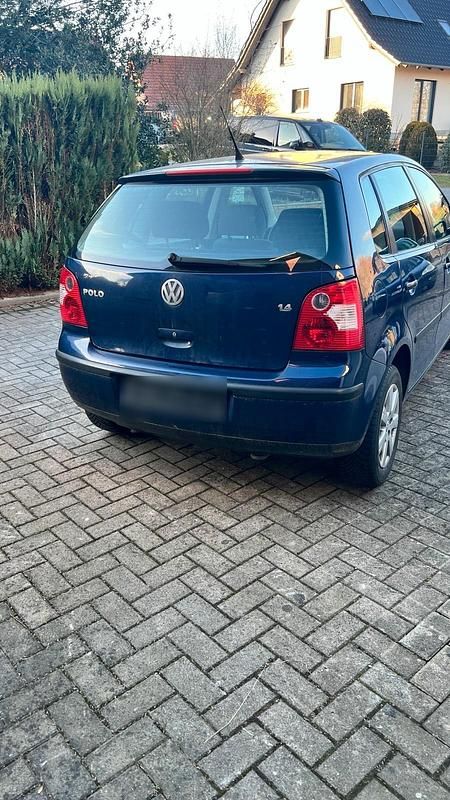 Gebraucht VW Polo 75 PS (55 kW) 2004 Blau Kleinwagen