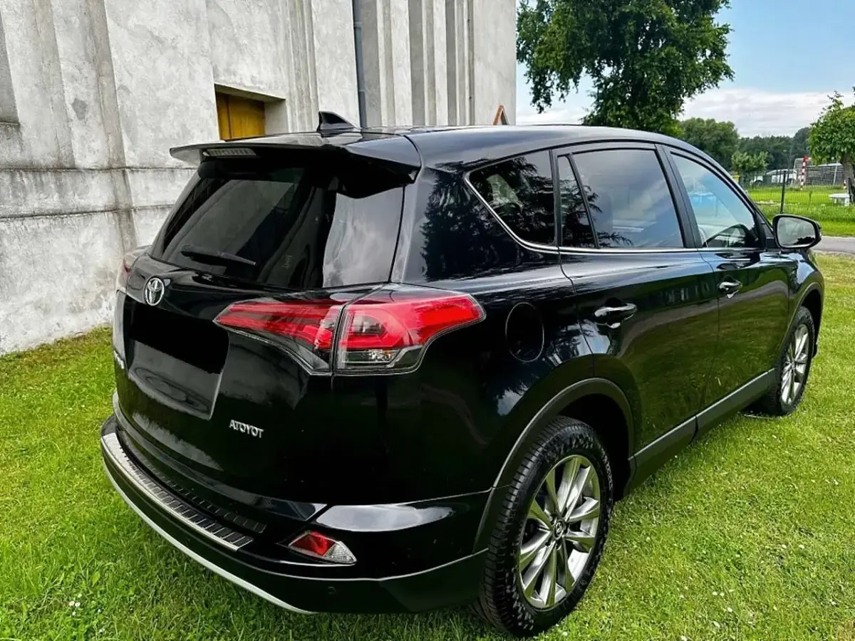 Gebraucht Toyota RAV4 Executive 143 PS (105 kW) 2016 Schwarz SUV