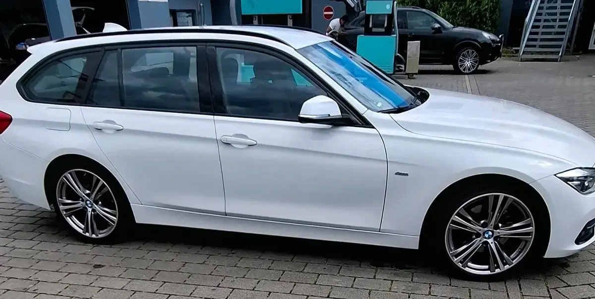 Gebraucht BMW 330 252 PS (185 kW) 2018 Weiß Kombi