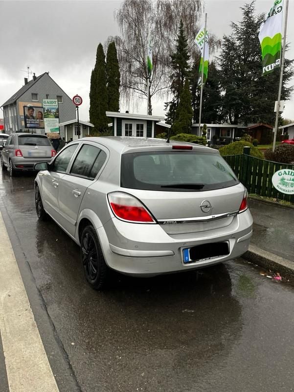 Brugt Opel Astra 101 HK (74 kW) 2004 Hatchback