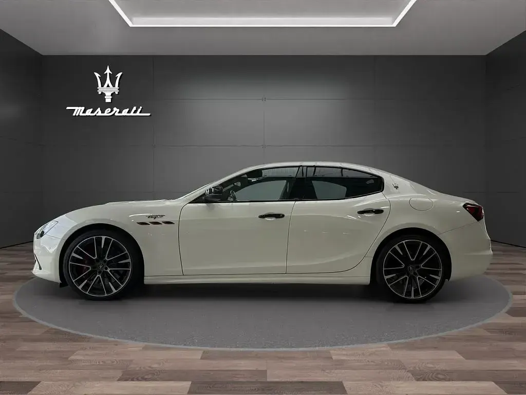 Gebraucht Maserati Ghibli 581 PS (427 kW) 2022 Weiß Limousine