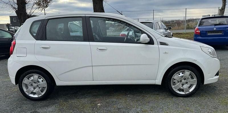 Gebraucht Chevrolet Aveo LS 84 PS (61 kW) 2009 Weiß Kleinwagen