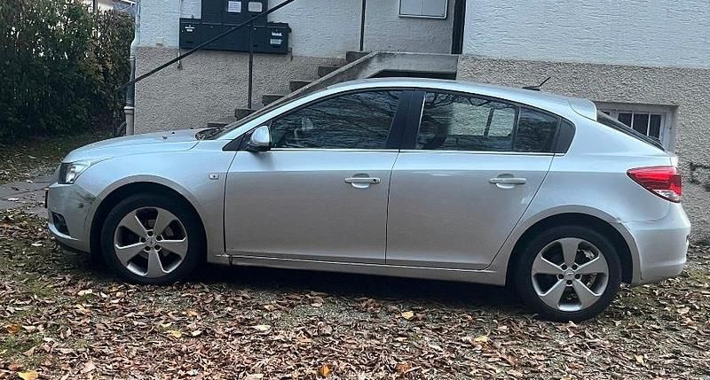 Gebraucht Chevrolet Cruze 141 PS (103 kW) 2012 Silber Kombi