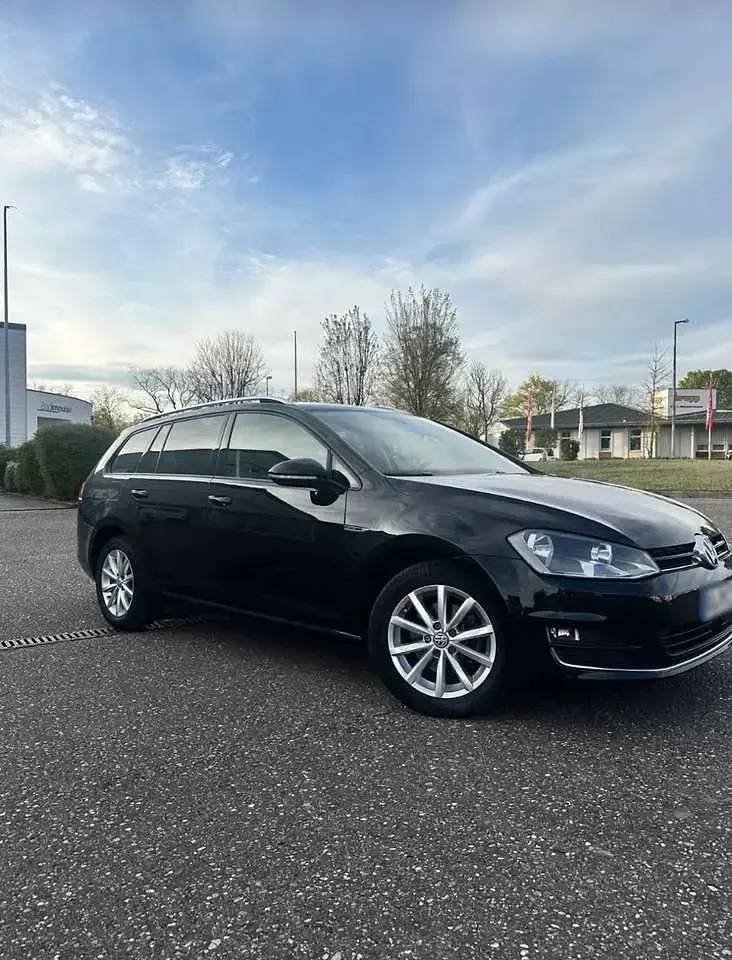 Gebraucht VW Golf VII LOUNGE 150 PS (110 kW) 2015 Schwarz Limousine