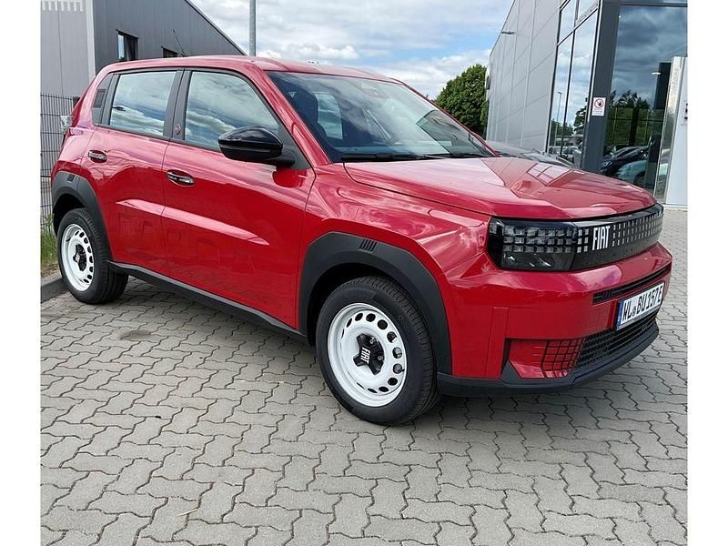 Gebraucht Fiat Grande Panda Red 83 kW (113 PS) 2025 Rot Kleinwagen