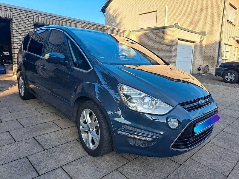 Gebraucht Ford S-MAX Titanium 140 PS (102 kW) 2011 Blau Van / Kleinbus