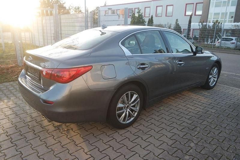 Gebraucht Infiniti Q50 170 PS (125 kW) 2017 Grau Limousine