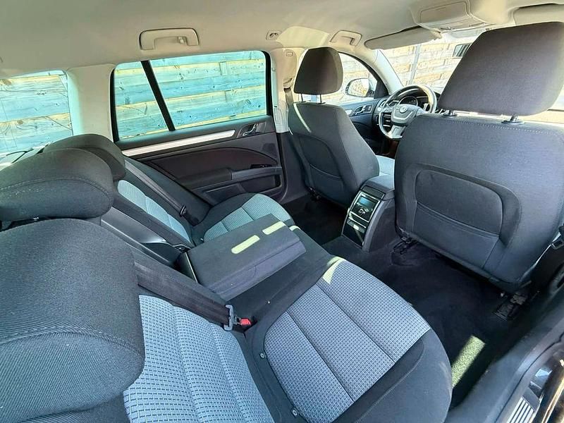 Gebraucht Skoda Superb 170 PS (125 kW) 2013 Schwarz Kombi