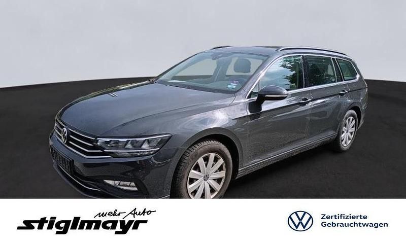 Uranograu Gebraucht 2021 VW Passat Business Kombi | 20.880 € (Superpreis) - Bild 1/4