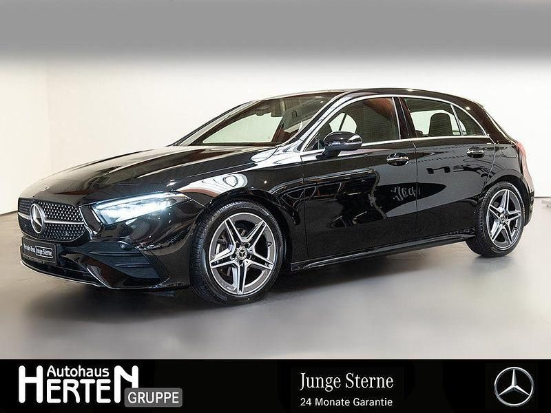 Lack kosmosschwarz Gebraucht 2024 Mercedes A180 Advanced Plus Limousine | 29.900 € (Fairer Preis) - Bild 1/4