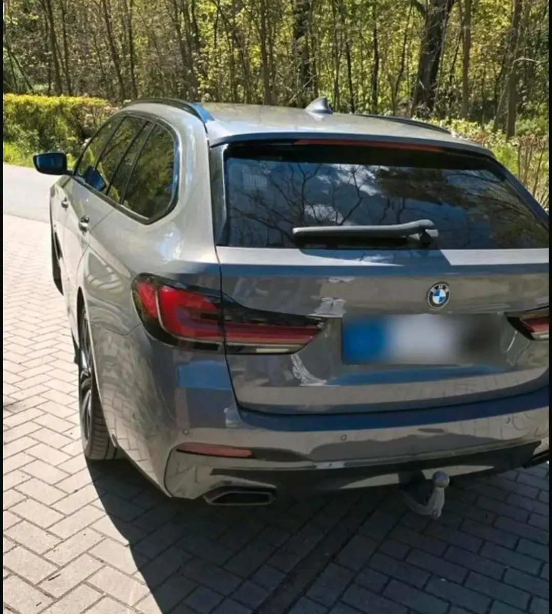 Gebraucht BMW 530 M Sport 286 PS (210 kW) 2023 Grau Kombi