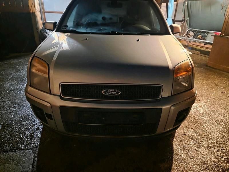 Silber Gebraucht 2005 Ford Fusion Kleinwagen | 800 € (Guter Preis) - Bild 1/4