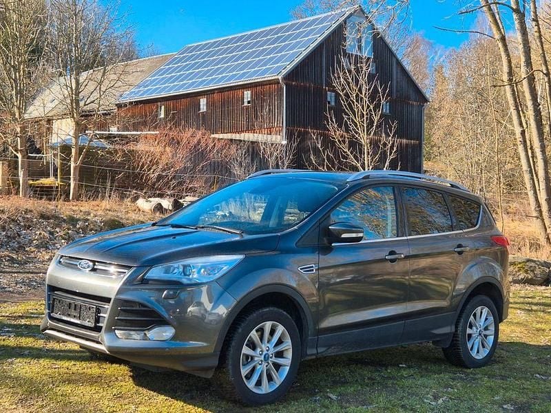 Gebraucht Ford Kuga Titanium 182 PS (133 kW) 2016 Magneticgrau (metallic) SUV