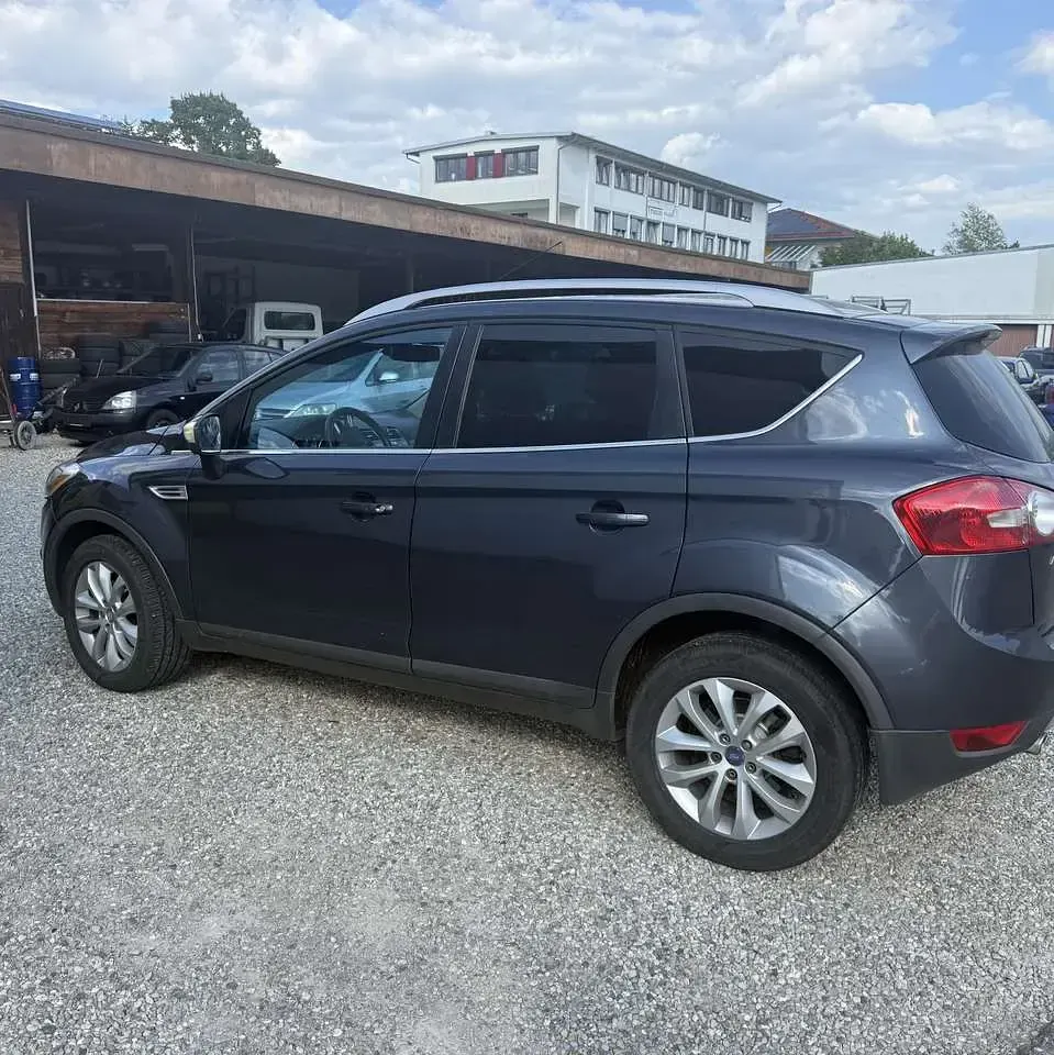 Gebraucht Ford Kuga Titanium 140 PS (102 kW) 2010 Royalgrau met. SUV