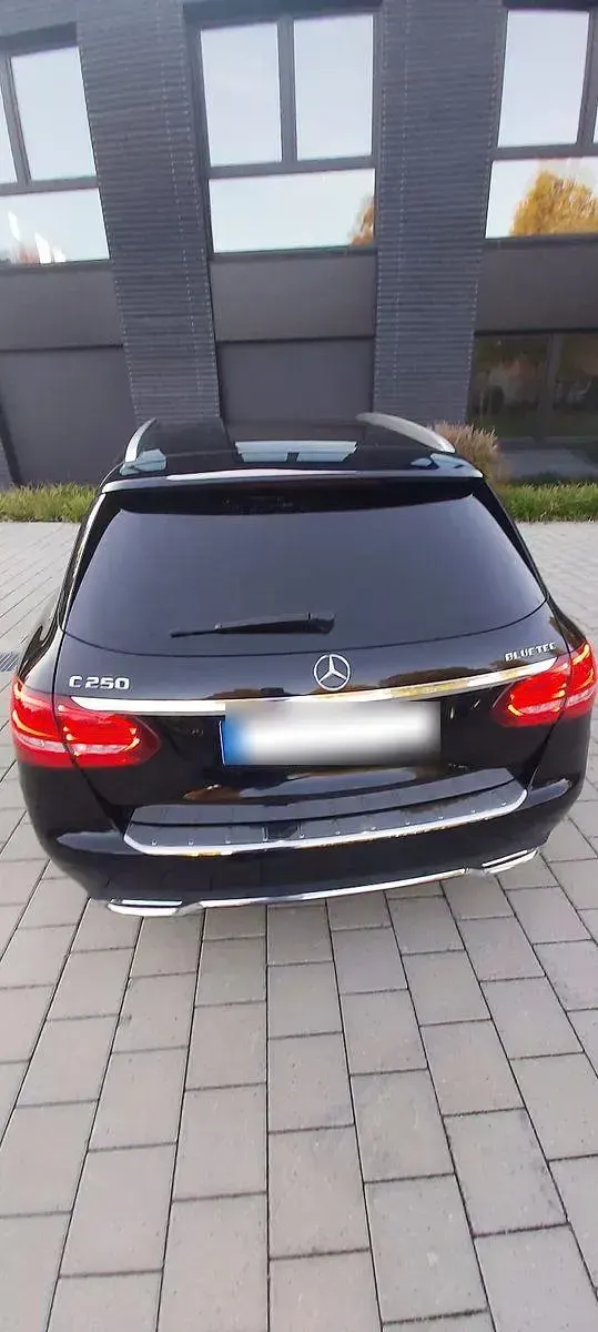 Używany Mercedes C250 204 KM (150 kW) 2014 Czarny Kombi