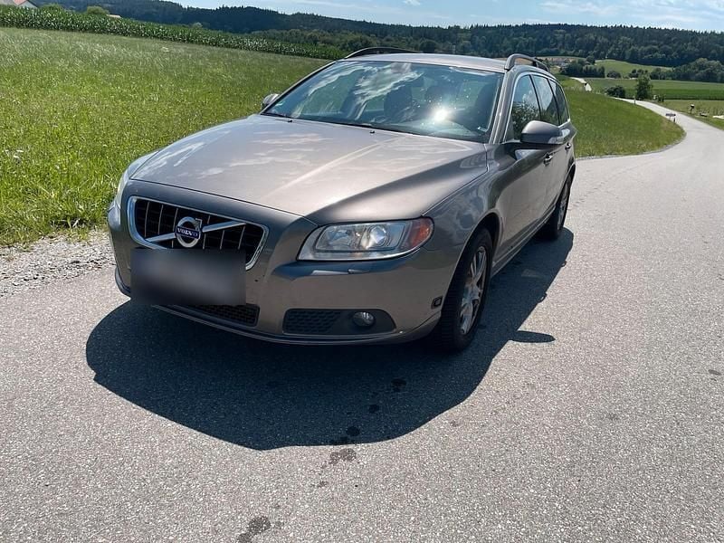 Beige Gebraucht 2009 Volvo V70 Kombi | 5.750 € (Guter Preis) - Bild 1/4