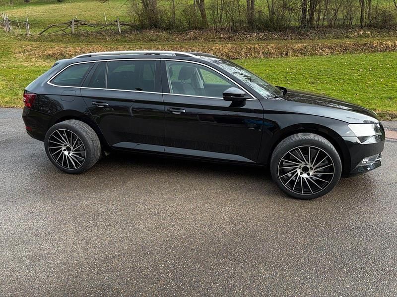 Gebraucht Skoda Superb 190 PS (139 kW) 2019 Schwarz Kombi