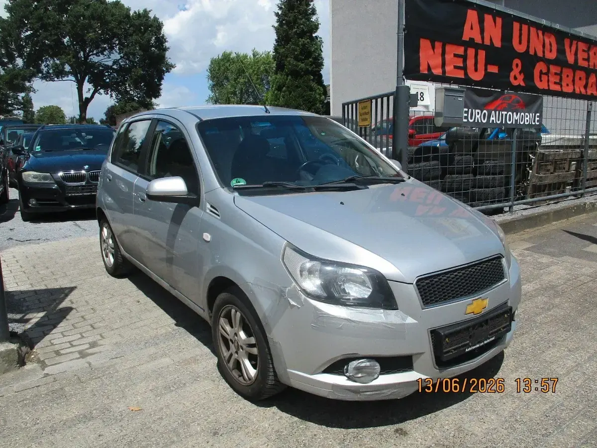Gebraucht Chevrolet Aveo LT 101 PS (74 kW) 2011 Silber Kleinwagen