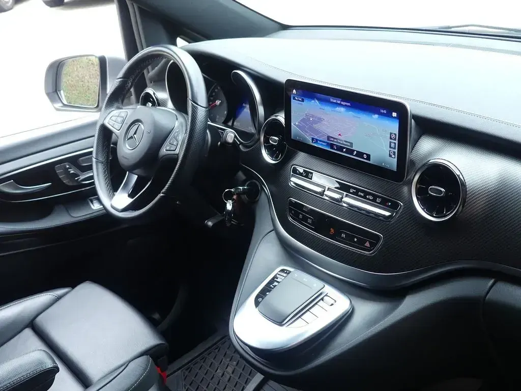 Gebraucht Mercedes V300 Exclusive 237 PS (174 kW) 2022 Grau Van / Kleinbus