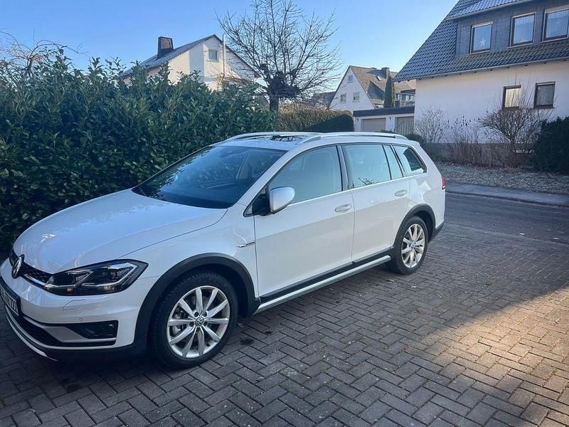 Gebraucht VW Golf Alltrack 184 PS (135 kW) 2017 Weiß Kombi