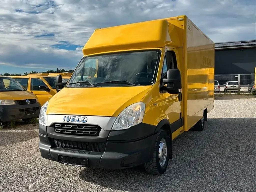 Gebraucht Iveco Daily 106 PS (77 kW) 2013 Gelb Limousine