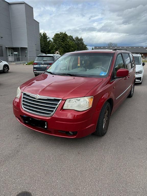 Gebraucht Chrysler Grand Voyager 193 PS (141 kW) 2010 Rot Van / Kleinbus