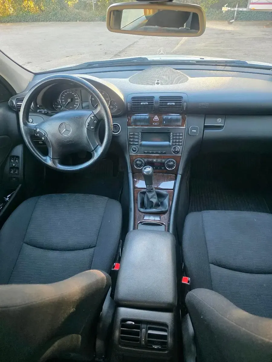 Gebraucht Mercedes C220 150 PS (110 kW) 2005 Weiß Limousine