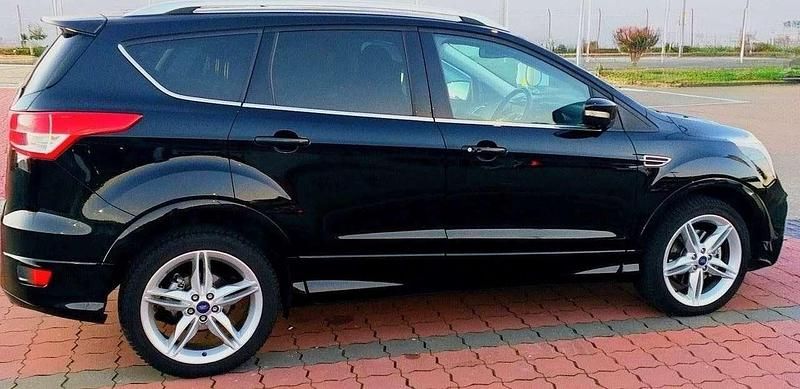 Gebraucht Ford Kuga 179 PS (131 kW) 2016 Schwarz SUV