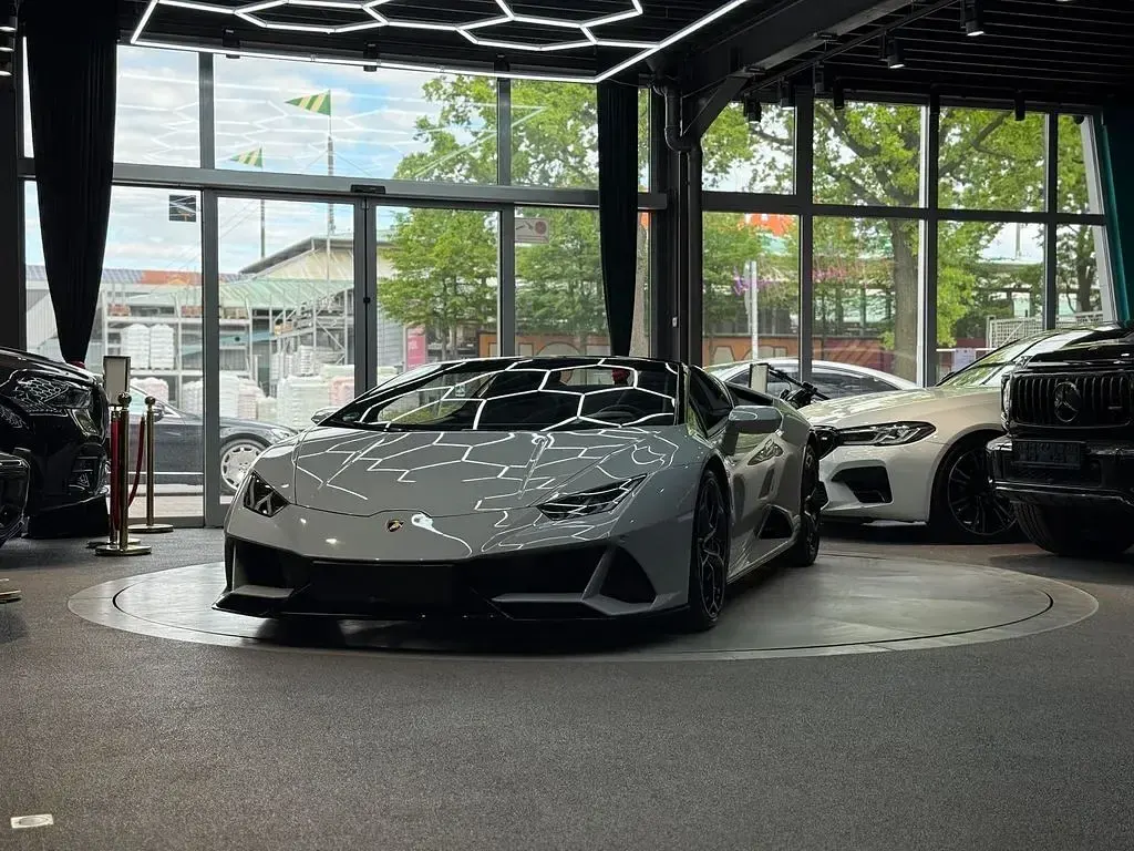 Gebraucht Lamborghini Huracán 610 PS (448 kW) 2022 Weiß Cabrio