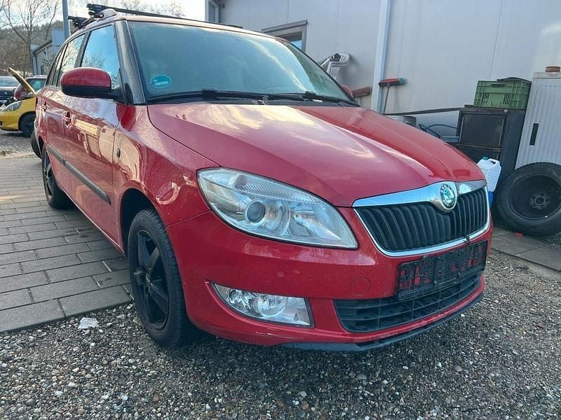 Gebraucht Skoda Fabia Ambition 69 PS (50 kW) 2013 Rot Kombi