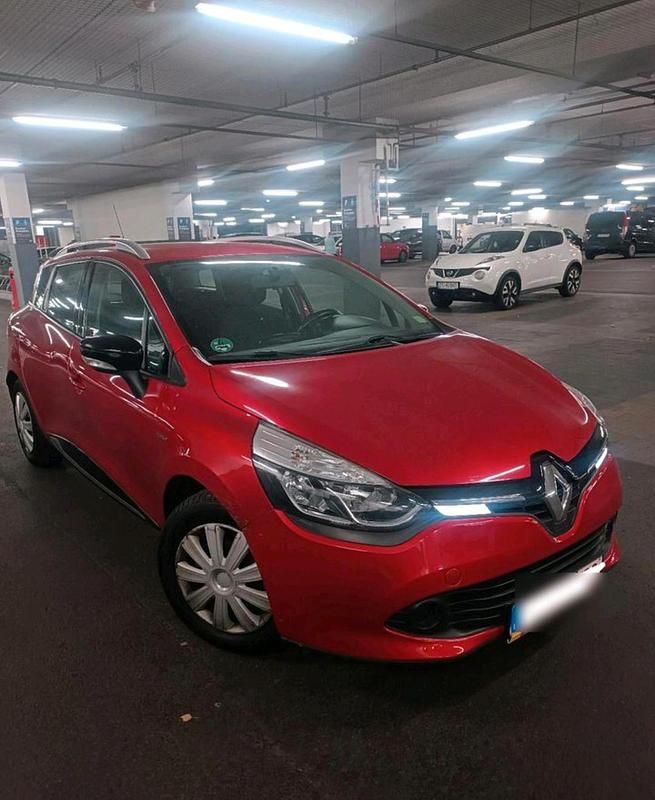 Rot Gebraucht 2016 Renault Clio GrandTour Kombi | 6.490 € (Guter Preis) - Bild 1/4