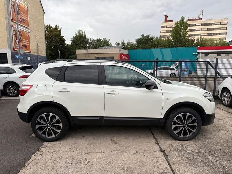 Gebraucht Nissan Qashqai 360º 141 PS (103 kW) 2013 Weiß SUV