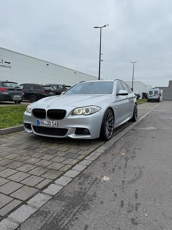 Silber Gebraucht 2014 BMW 535 M Sport Kombi | 18.999 € (Fairer Preis) - Bild 1/4