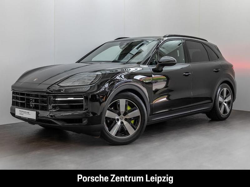 Schwarz Gebraucht 2023 Porsche Cayenne Chrono SUV | 89.780 € - Bild 1/4