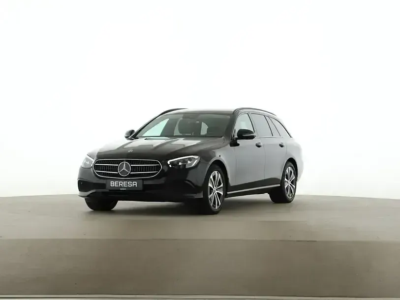 Gebraucht Mercedes E300 Avantgarde 306 PS (225 kW) 2022 Schwarz Limousine