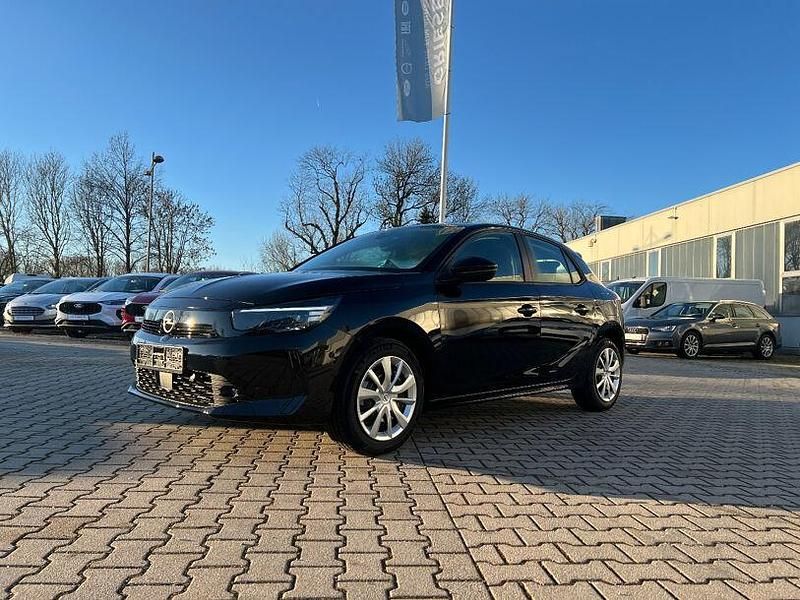 Schwarz perla nera metallic Gebraucht 2024 Opel Corsa Kleinwagen | 19.990 € (Guter Preis) - Bild 1/4