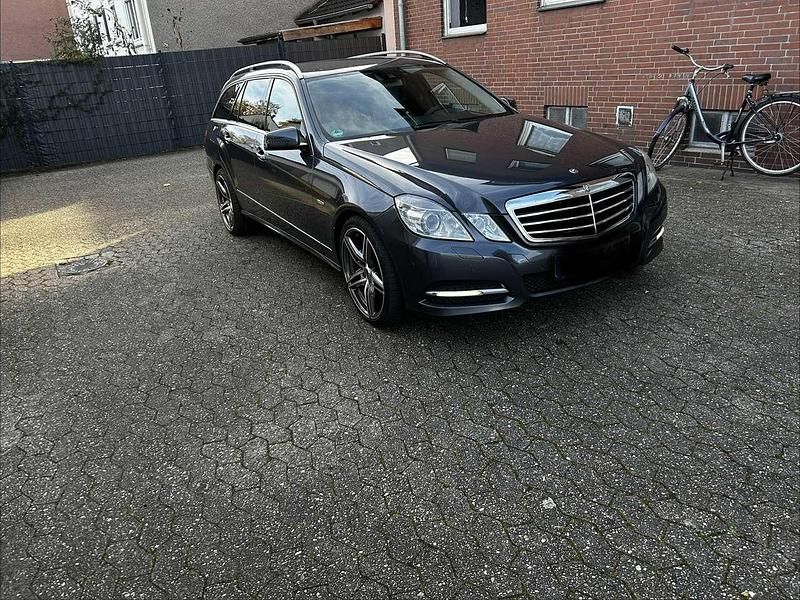 Gebraucht 2010 Mercedes E300 Avantgarde Kombi | 7.500 € (Fairer Preis) - Bild 1/4