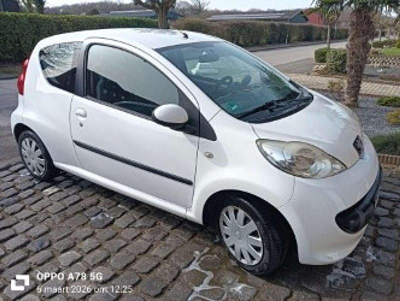 Gebraucht Peugeot 107 Filou 68 PS (50 kW) 2007 Weiß Kleinwagen