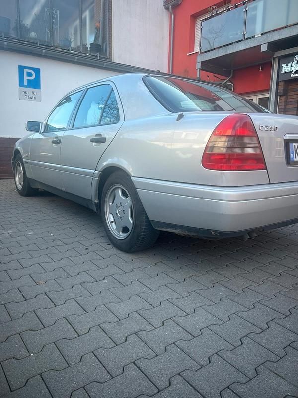 Gebraucht Mercedes C230 150 PS (110 kW) 1997 Silber Limousine