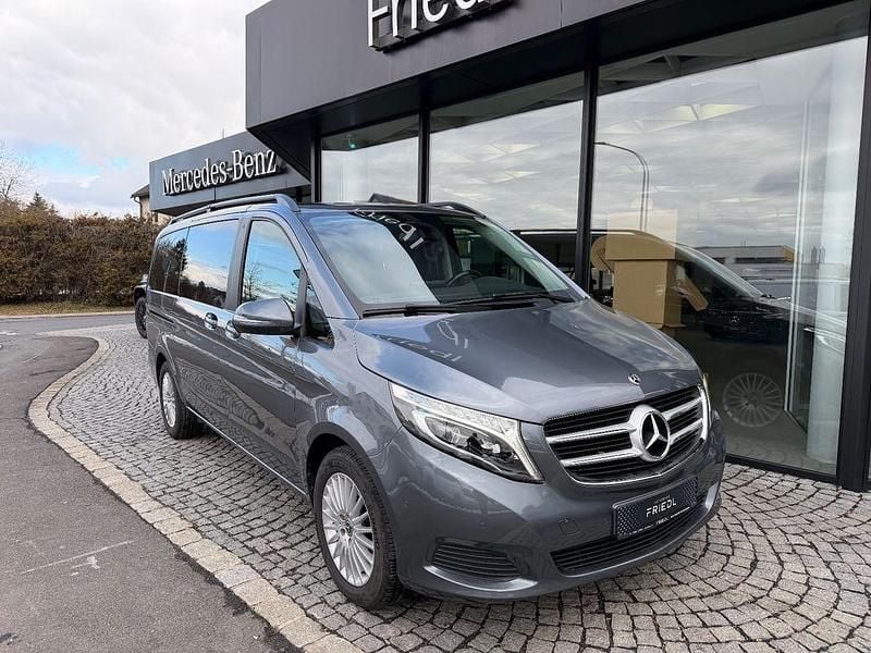 Gebraucht Mercedes V220 163 PS (119 kW) 2019 Flintgrau Van / Kleinbus