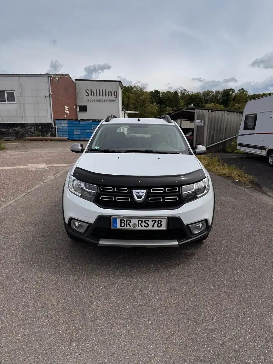 Gebraucht Dacia Sandero Stepway 90 PS (66 kW) 2017 Weiß Kleinwagen
