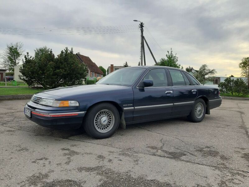Blau Gebraucht 1993 Ford Crown Victoria Limousine | 12.500 € - Bild 1/4