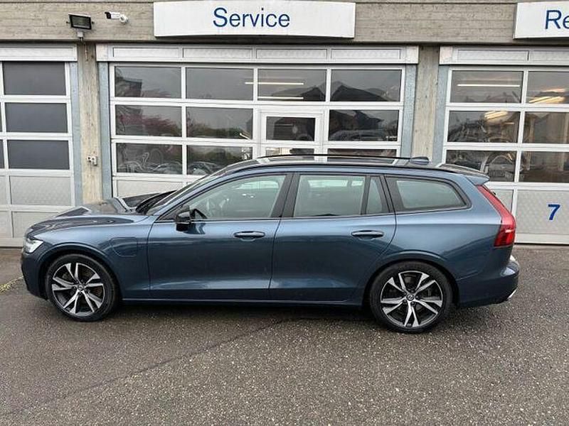 Gebraucht Volvo V60 R-Design 392 PS (288 kW) 2021 Denim blue (metallic) Kombi