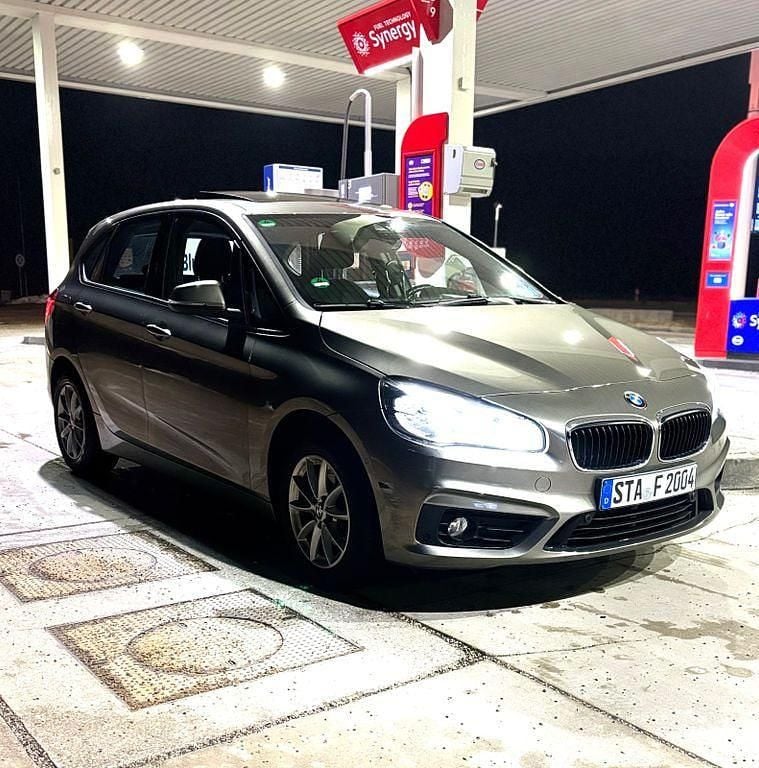 Gebraucht BMW 220 Active Tourer Advantage 192 PS (141 kW) 2015 Van / Kleinbus
