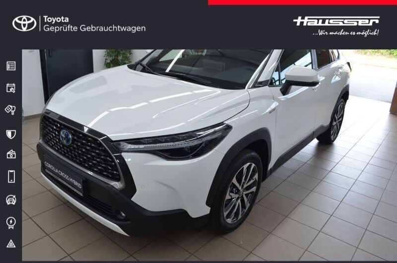 Weiß Neu 2024 Toyota Corolla Cross Team SUV | 35.940 € (Fairer Preis) - Bild 1/4