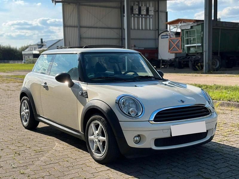 Weiß Gebraucht 2010 Mini ONE Kleinwagen | 2.500 € (Superpreis) - Bild 1/4