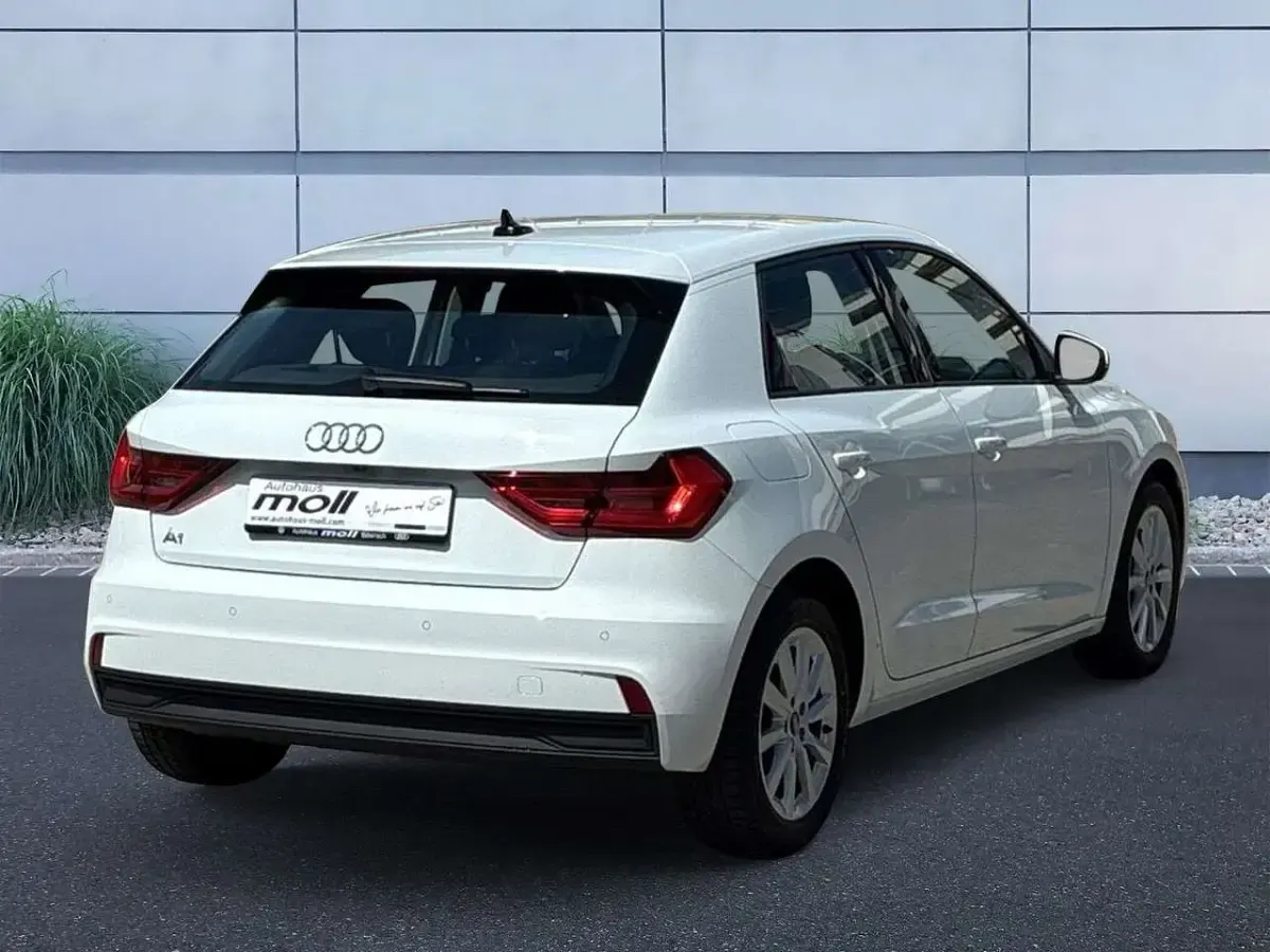 Gebraucht Audi A1 150 PS (110 kW) 2024 Gletscherweiß metallic SUV