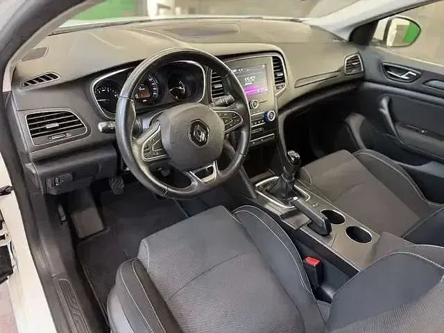Gebraucht Renault Mégane Play 110 PS (80 kW) 2018 Weiss Limousine