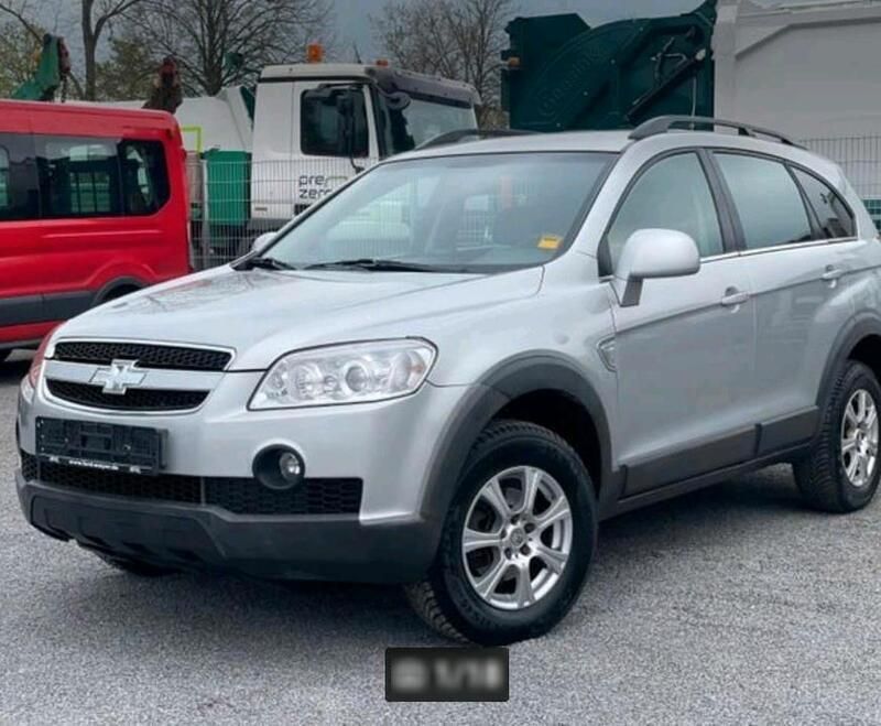 Silber Gebraucht 2006 Chevrolet Captiva LS SUV | 6.000 € - Bild 1/4